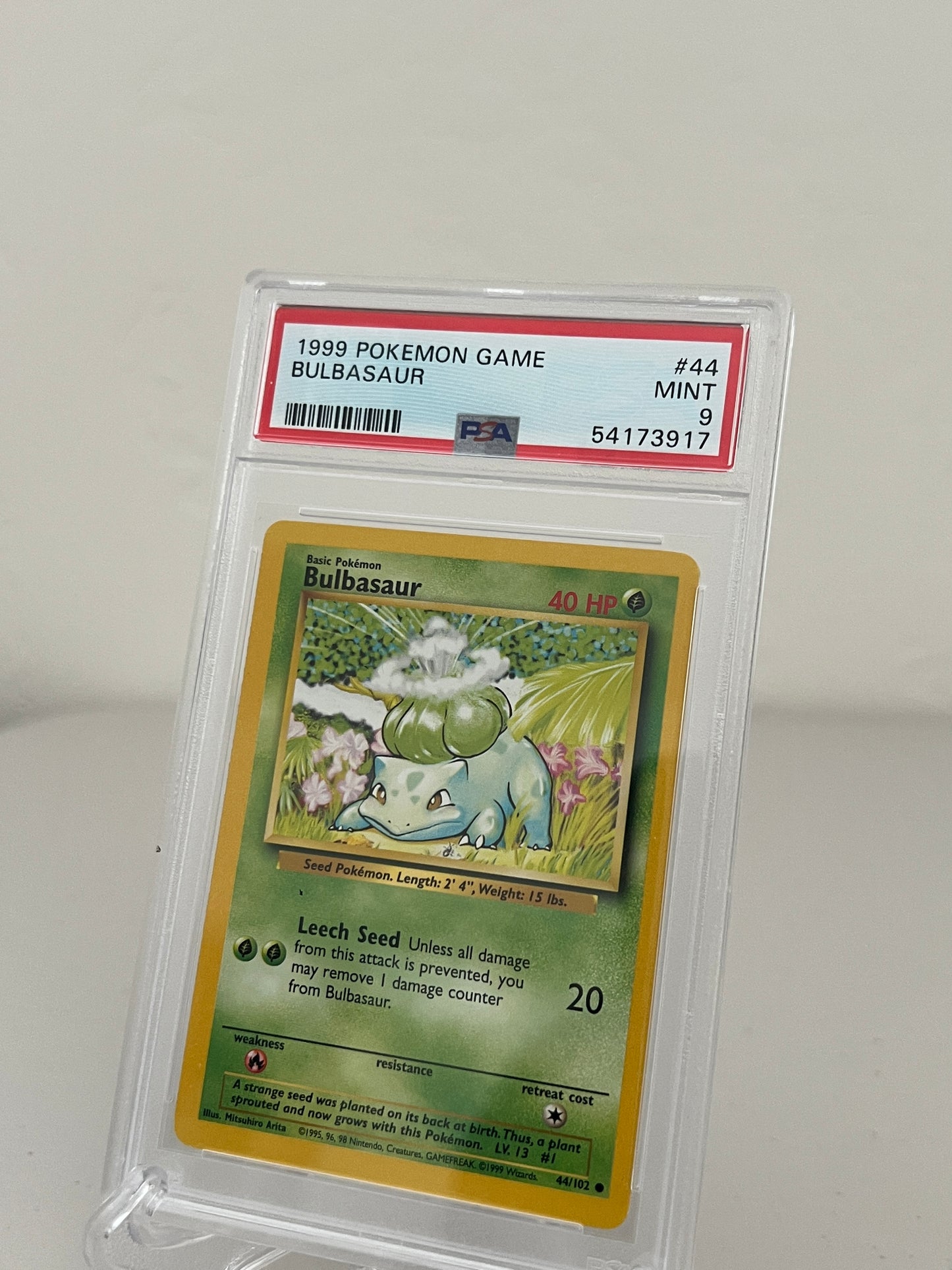 1999 Pokemon Game Base Set Bulbsaur 44/102 - PSA 9